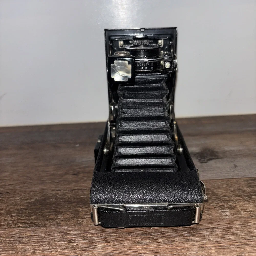 1930's KODAK JUNIOR SIX-20 Series II Folding Camera + Box